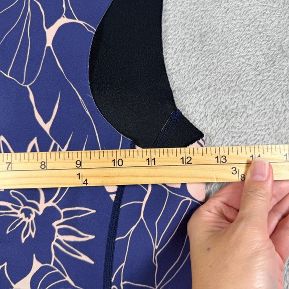 Patagonia R1 Lite Yulex Wetsuit Vest Womens 6 Purple Floral Sleeveless SAMPLE - Picture 8 of 9